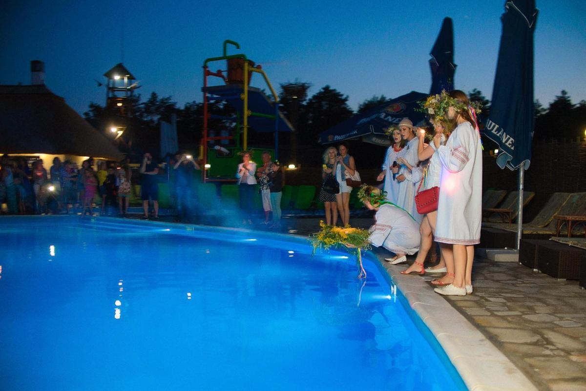 Ресторан Отель Гуляй Поле Novomoskovs'k Εξωτερικό φωτογραφία